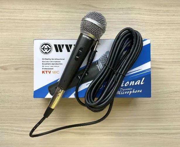 Microfone Dinâmico Profissional de Metal com Fio de 5 metros M-58 Wvngr Original