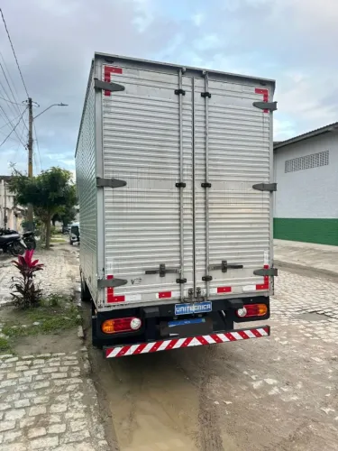 CAMINHAO HR EM PERFEITO ESTADO ANO 2020 MODELO 21