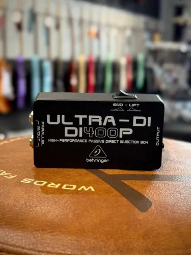 Direct Box Behringer Ultra-DI DI400P