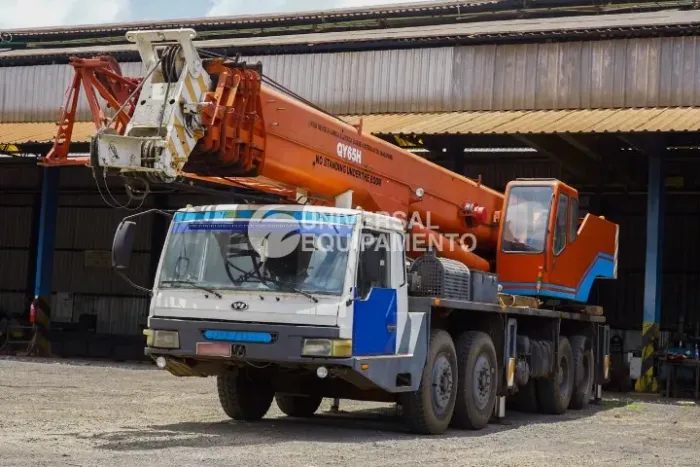 Guindaste Puyuan - 65ton ano 2006