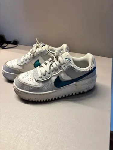 Nike Air Force 1 Shadow - Branco e Azul