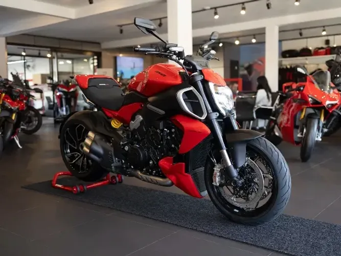 Ducati Diavel V4