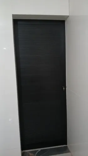 Faço portas ,janelas, portões, esquadrias de alumínio em geral,.