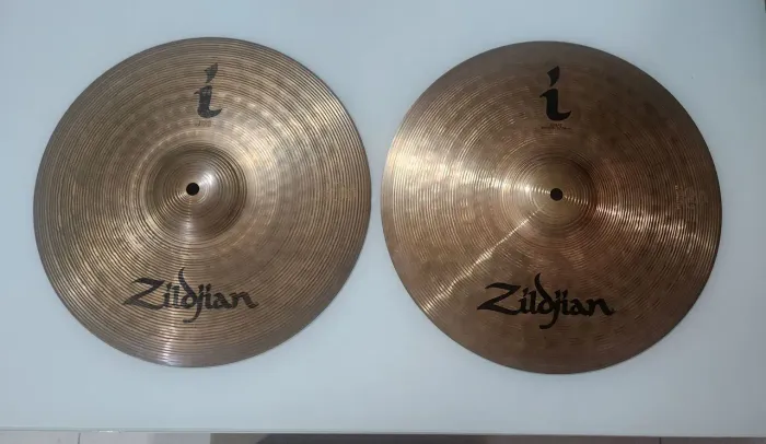 Hi Hat ( Chimbal) Zildjian i 14 Polegadas- Liga B8