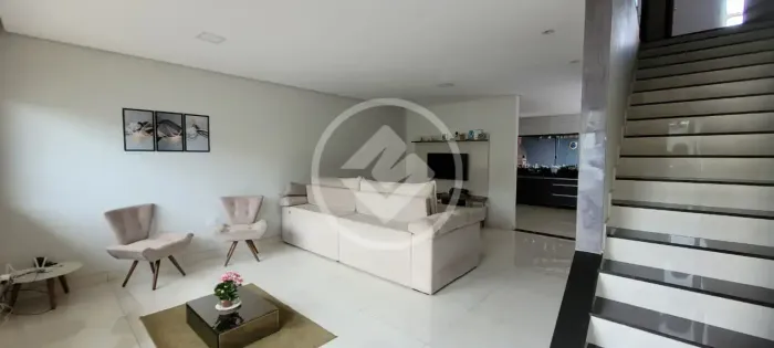 Casa ampla com excelente localização em São José da Lapa - 03 quartos (01 suíte) - Banheir
