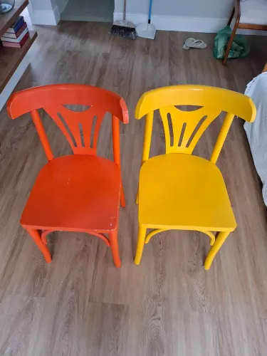 Conjunto de 2 Cadeiras Madeira (Adulto) - Amarelo e Laranja
