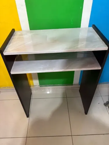 Penteadeira de MDF com Tampo modelo de Mármore