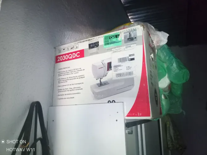 Máquina de custura janone