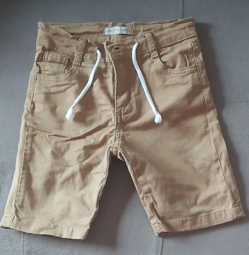 2 calcas jeans com elastsno e uma Bermuda  Masculino bege da palmito tamanho 5 -6 anos