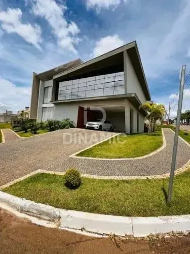 Locação de Sobrado de Alto Padrão com 4 suítes no Condomínio Grand Trianon.