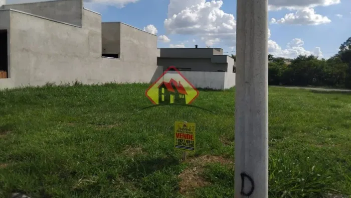 Terreno maior que Lote Inteiro - À Venda no Condomínio Residencial Bosque do Imperador em