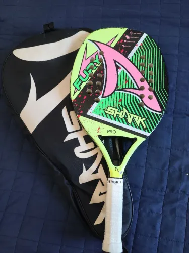 Raquete de Beach Tennis Fury Shark Pro