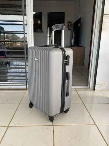 Mala Cinza pra despachar de 23Kg nova 