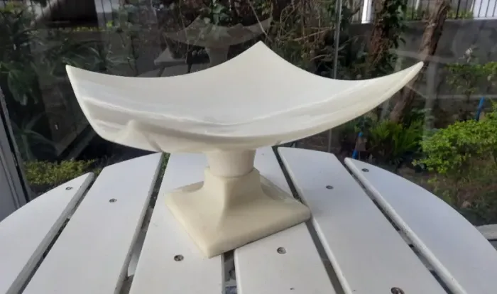 Centro de mesa em resina e pedra designer moderno 15cm alt x 30cm larg