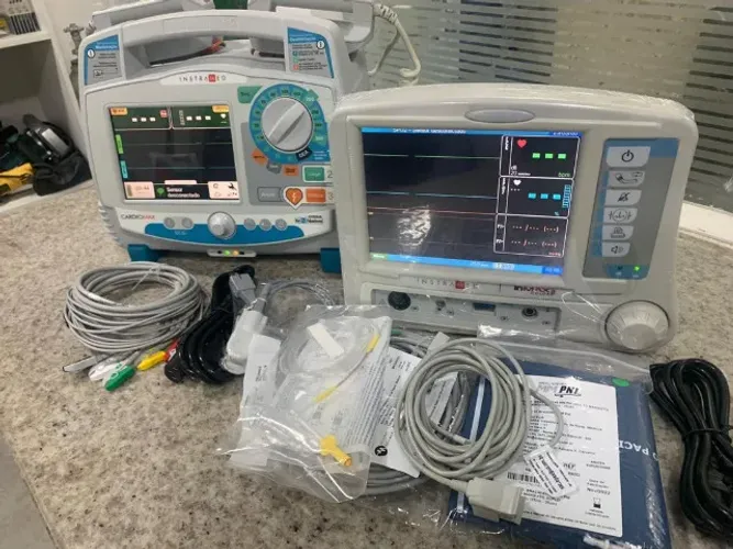 ***Alugo/Vendo Equipamentos Hospitalares em Geral***