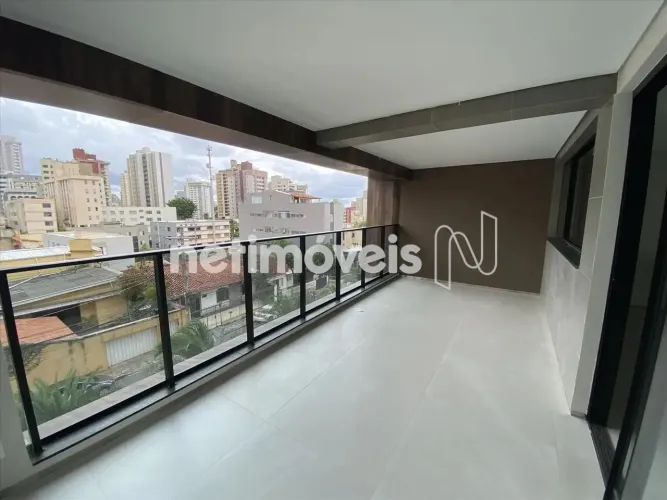 Excelente apartamento na Serra, acabamento superior, apenas 1 quarteirão do Minas II.