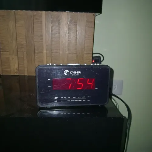 Rádio Relógio antigo 