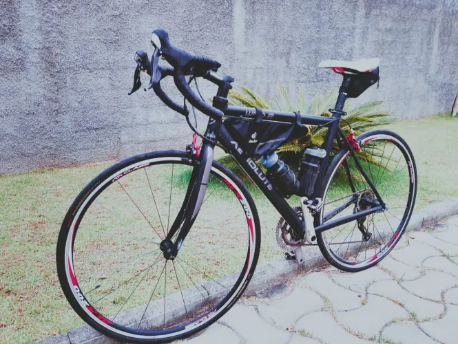 Bicicleta Speed aro 27 Absolute R$2.200,00 usada poucas vezes