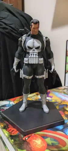 Justiceiro Art Scale Comics Marvel - Vers. Regular SEM CAIXA - Iron Studios 