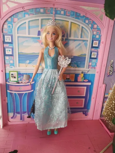 Barbie loira rainha do baile