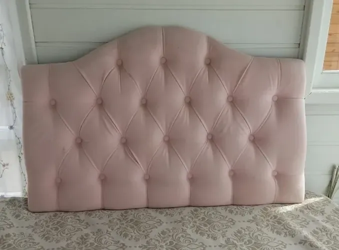 Cabeceira de cama rosa