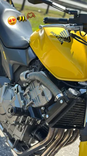 Hornet 600 carburada, obs: não aceito troca pessoal ?