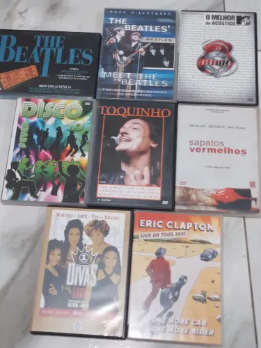 Lote de DVDs de músicas diversas