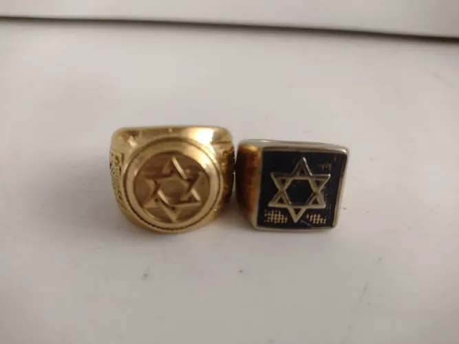Anéis com Estrela de Davi