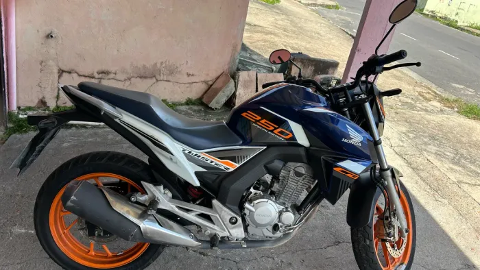 CB TWISTER ESPECIAL EDITION