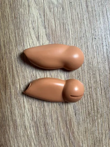 Bíceps direito boneco falcon