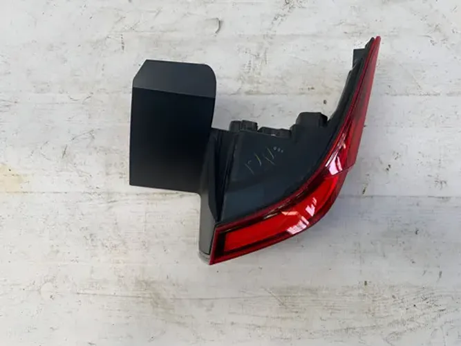 Lanterna Direita Honda Hrv 2022 2025 Direito/passageiro Vermelho