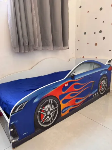 Cama infantil com colchão