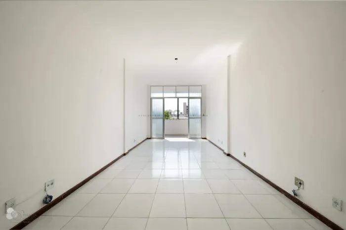 Sala com área de 31m², Bairro Anchieta - Belo Horizonte /MG.