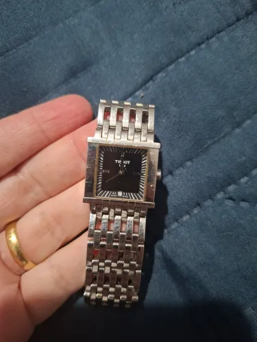 Relogio Usado Tissot L190 ( Precisa aumentar o diametro da pulseira na relojoaria)