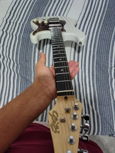 Guitarra Stratocaster seize Budokan,com captação malagoli custom 54 e custom 55 na ponte 