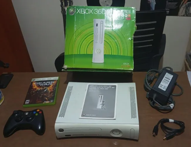 ? Xbox 360 Arcade Completo - R$500
