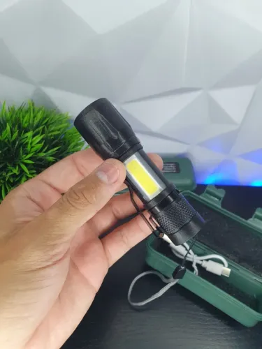 Mini Lanterna Tática com Zoom manual - Luz Forte 3 Modos
