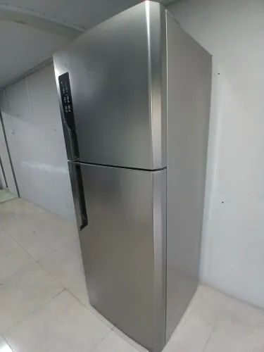 Vendo geladeira frosfre 470litros 220v 