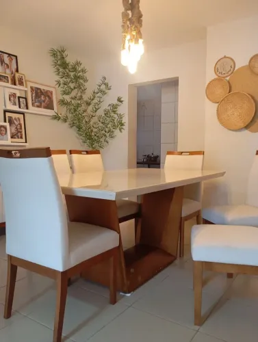 Lindíssima Mesa de Jantar da CASA VERDE