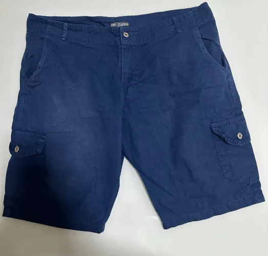 Bermuda Cargo Masculina de sarja azul marinho T- 48