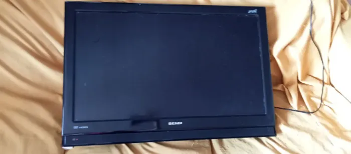 TV Semp 32" LCD HDMI Completa com controle.