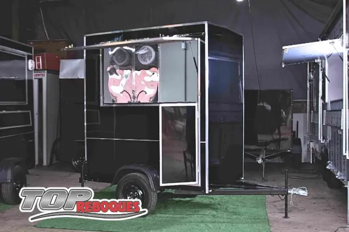 Trailer de Lanche essencial, direto da fábrica Top Reboques. Modelo R7 Mini.
