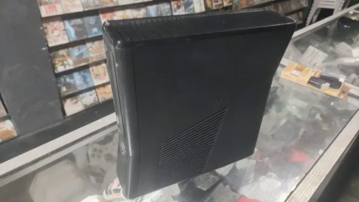 XBOX 360 L14 DESBLOQUEADO HD500GB CHEIO DE JOGOS E RESTRÔ CONTROLE FONTE E KINEC ORIGINAIS