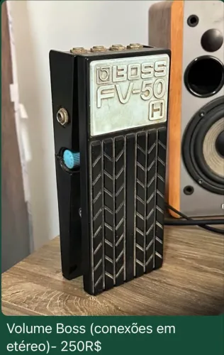 Pedal volume Boss FV50 (conexões stéreo)