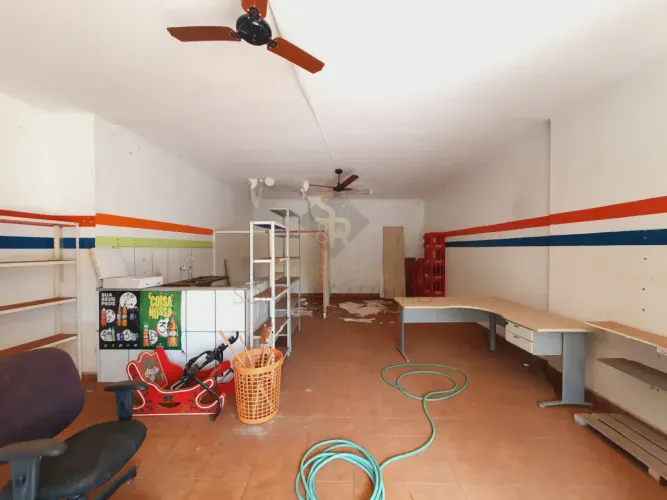 Salão Comercial/Casa comercial para locação e venda no bairro Independência, em Ribeirão P