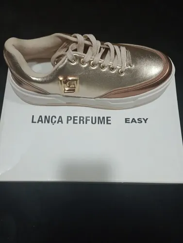 Tênis lança perfume