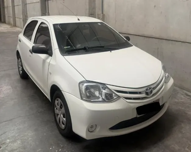 Toyota Etios X 1.3 Flex 16V 5P Mec. 2013