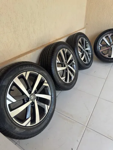 Jogo de Rodas Originais Volkswagen Aro 16 + Pneus - Serve no Virtus, Polo, Nivus e T-Cross