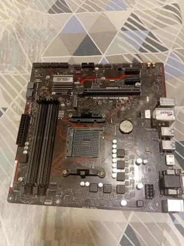 Placa mae b450 Asus funcionando 