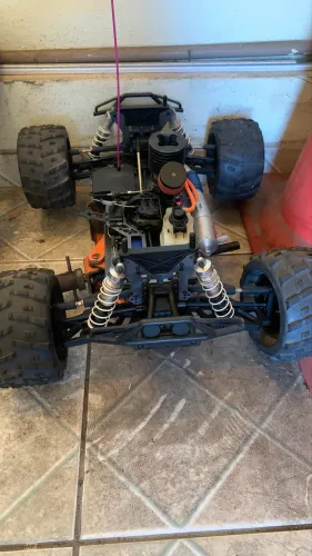 Vendo automodelo 1/8 a Combustão 